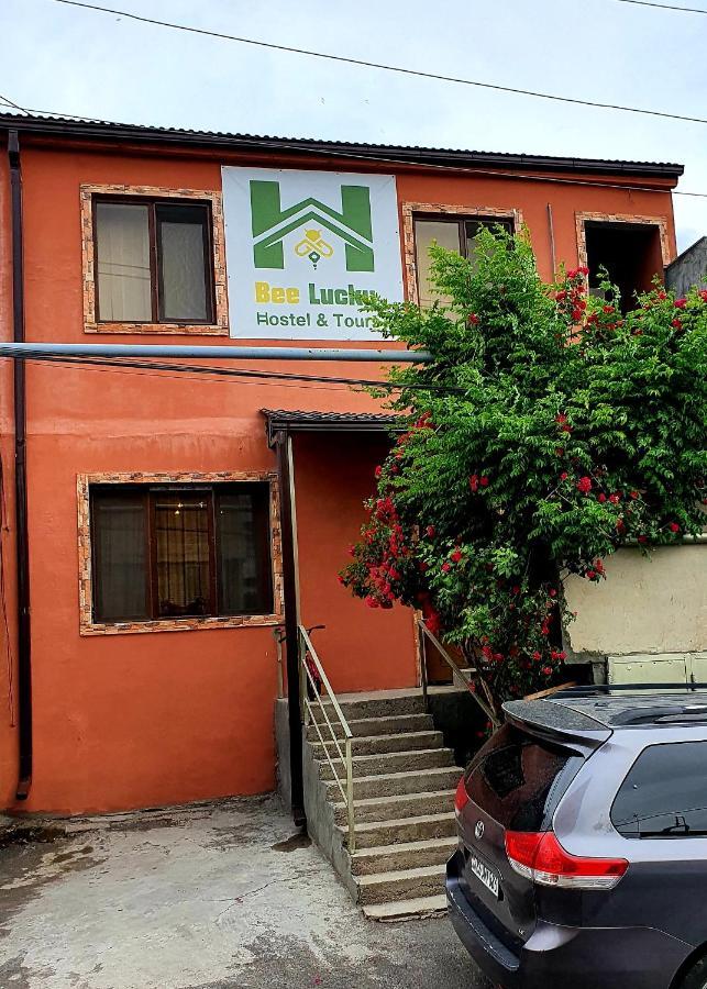 Bee Lucky Hostel And Tours Ereván Exterior foto